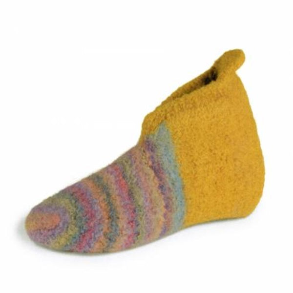 Slippers by Laines du Nord