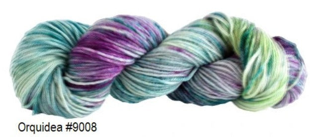 Alegria Grande Yarn a hand painted yarn form Manos dol Uruguay. Color Orquidea #AG9008