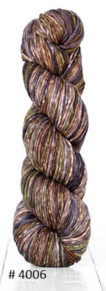 Uneek Worsted form Urth Yarns. Color #4006
