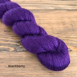 Reywa Fivers Bloom Yarn in Blackberry.