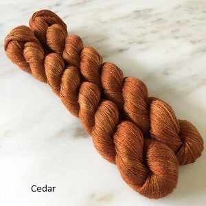 Reywa Fivers Bloom Yarn in Cedar.