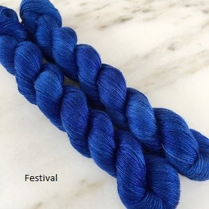 Reywa Fivers Bloom Yarn in Festoval.