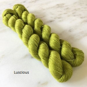 Reywa Fivers Bloom Yarn in Luscious.